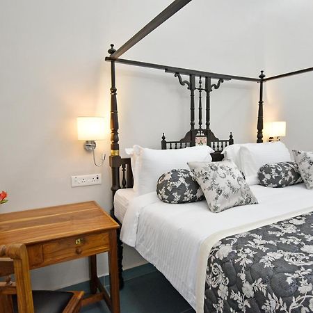 Le Colonial Suites Pondicherry Bagian luar foto
