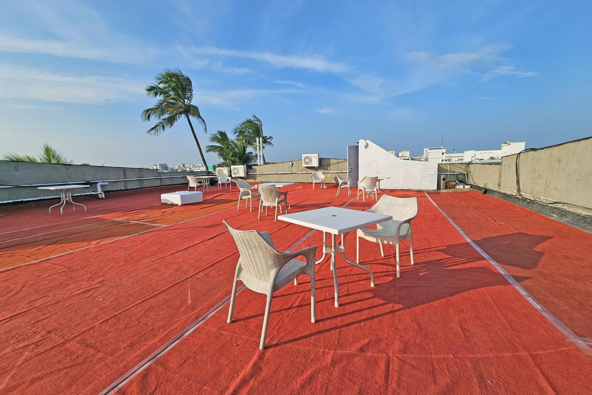 Le Colonial Suites Pondicherry Bagian luar foto