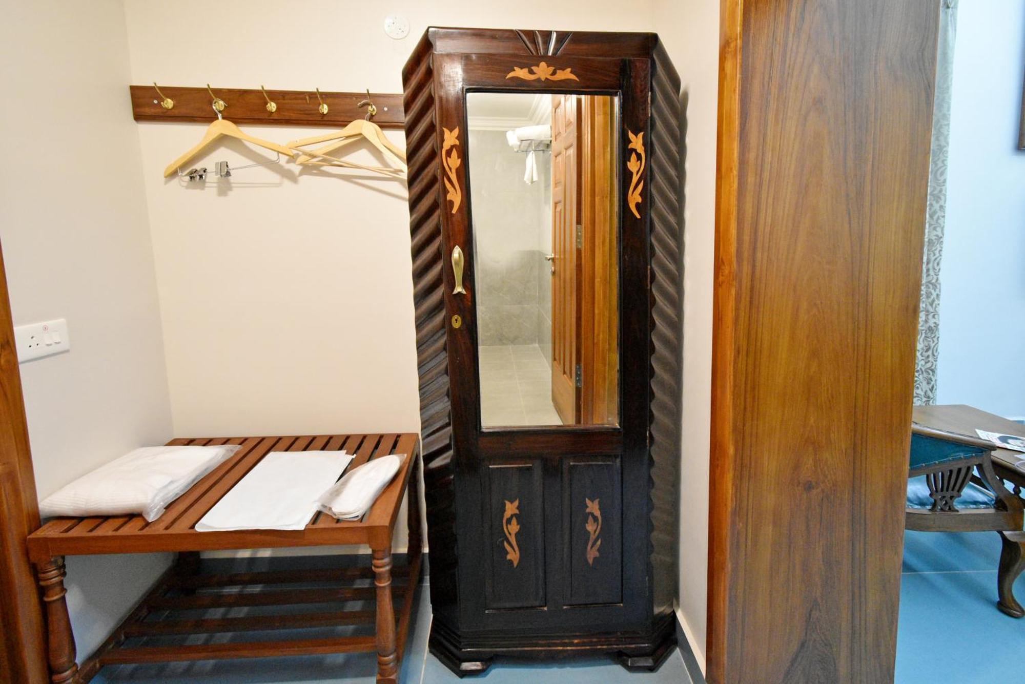 Le Colonial Suites Pondicherry Bagian luar foto