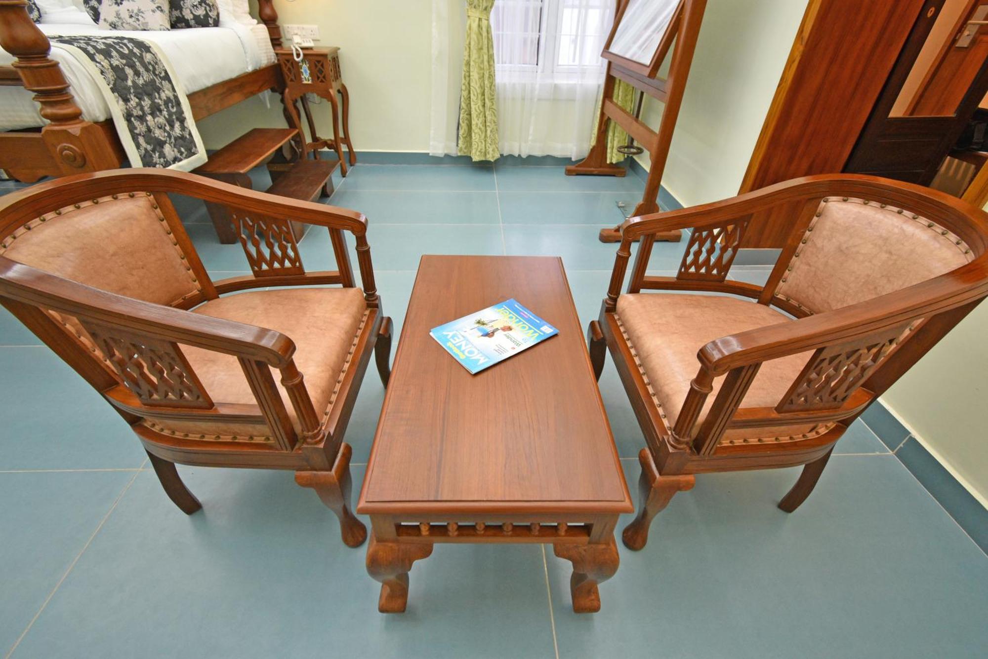 Le Colonial Suites Pondicherry Bagian luar foto