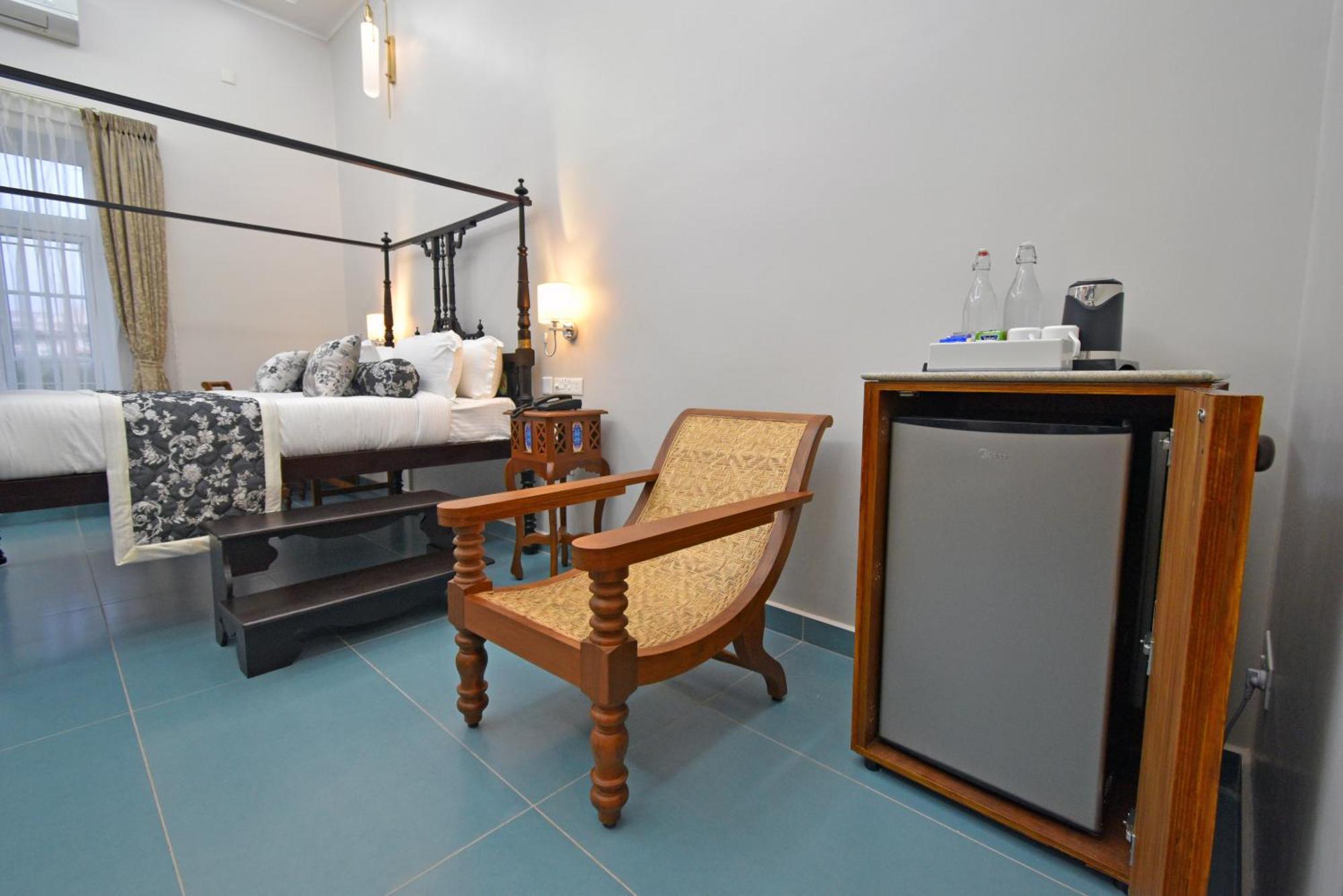 Le Colonial Suites Pondicherry Bagian luar foto
